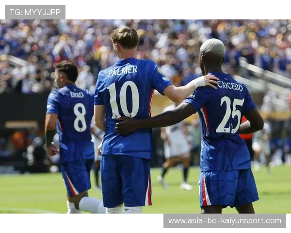 切尔西前场联动，帕尔默插上抽射炸出网窝