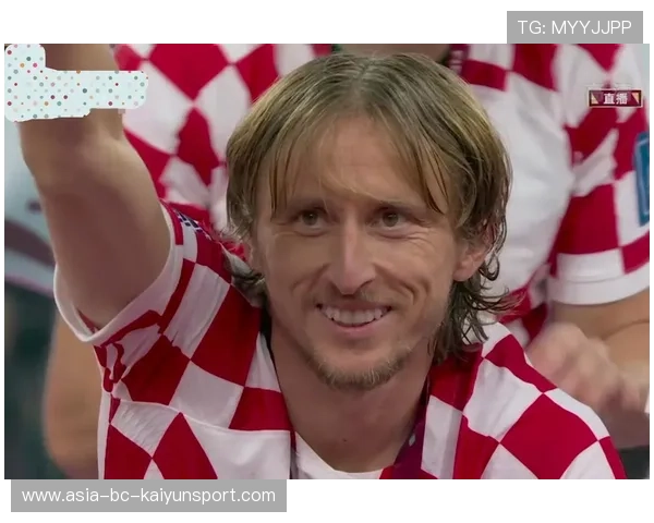 克罗地亚莫德里奇中场指挥如大师般淡定